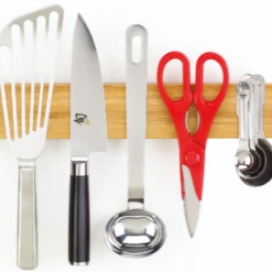 The Better House Knives & Accessories Bamboo Magnetic Bar